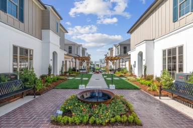 Main picture of 115 Gaunt Ln