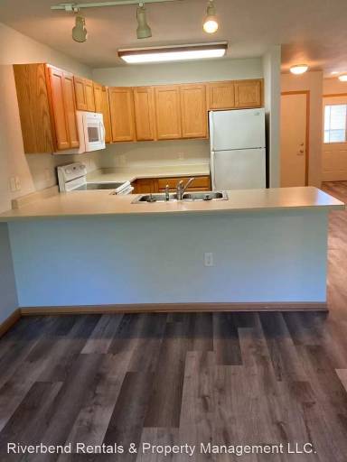 Main picture of 680 Lucas Ln