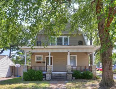 Main picture of 1052 S Garrison Ave