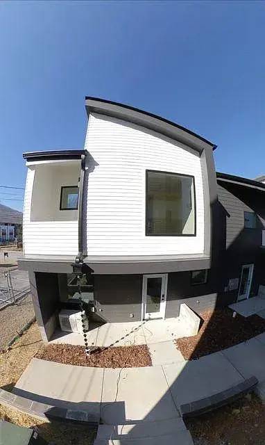 Main picture of 3140 Saint Elmo Ave