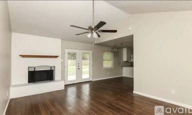 Main picture of 812 Lake Pl