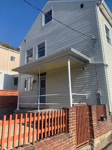 Main picture of 808 Spring Way