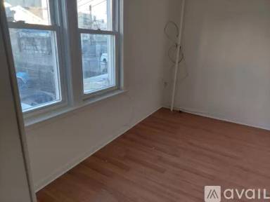 Main picture of 2117 W 11th St