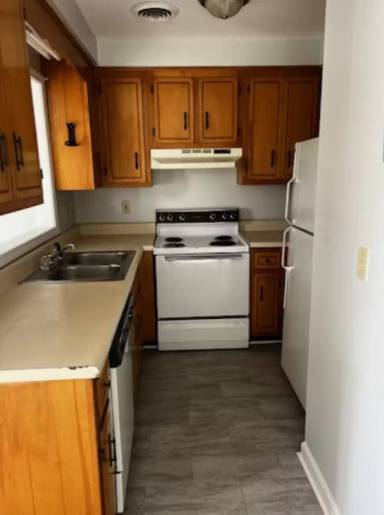 Main picture of 85 Lawn St