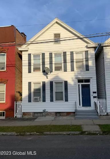Main picture of 1526 5th Ave