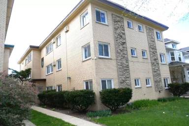 Main picture of 828 N Austin Blvd
