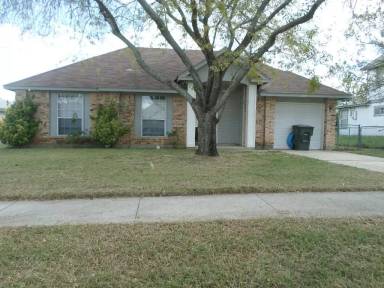 Main picture of 2710 Larkspur Dr