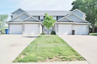 Main picture of 3215 SW Iron Creek Dr