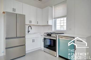 Main picture of 2732 W Chicago Ave