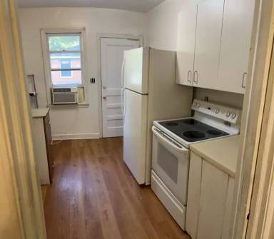 Main picture of 903 Academy St