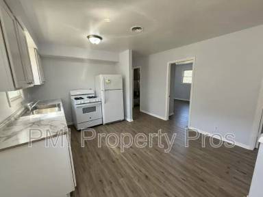 Main picture of 2716A N Buffum St