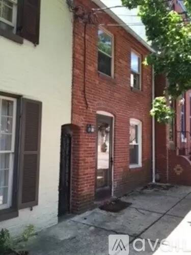 Main picture of 419 E Hamburg St