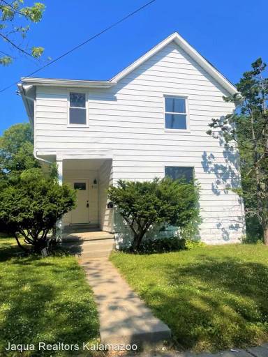 Main picture of 1916 Cameron St