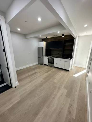 Main picture of 727 DeKalb Ave