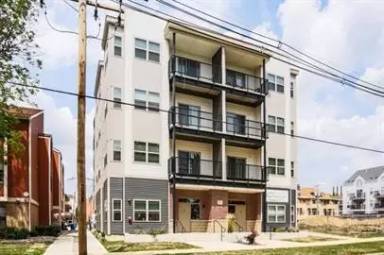 Main picture of 106 E Armory Ave