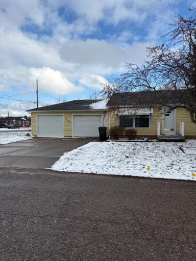 Main picture of 1292 Zwick Ave