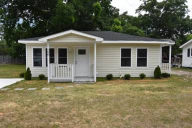 Main picture of 108 Head St