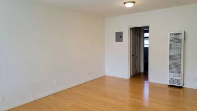 Main picture of 924 College Ave