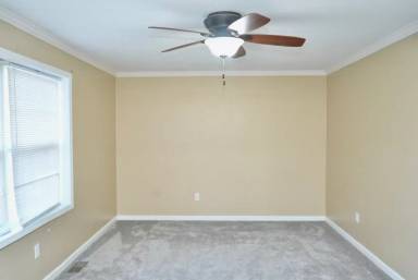Main picture of 2427 Lindsay Rd