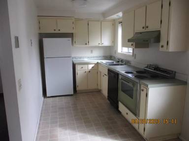 Main picture of 759 1/2 Washington St