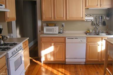 Main picture of 77 Turner St
