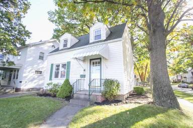 Main picture of 2565 W Sylvania Ave