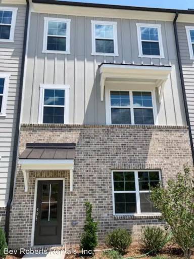 Main picture of 543 Bistre Dr