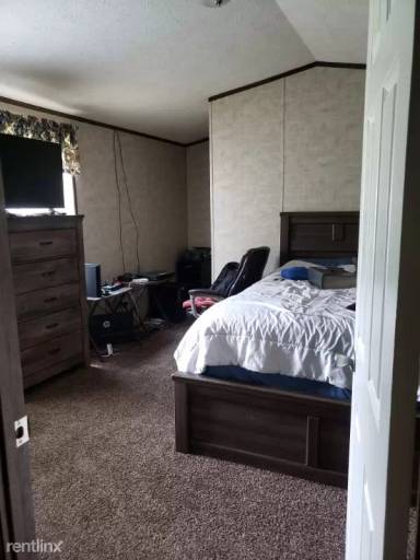 Main picture of 809 Georgina Dr