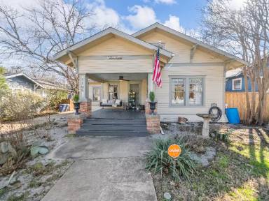 Main picture of 1105 W Hunt St