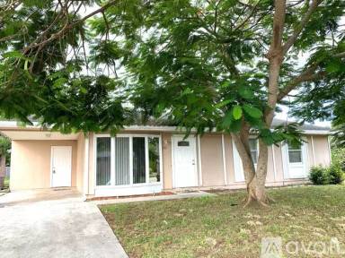 Main picture of 311 NE Solida Cir