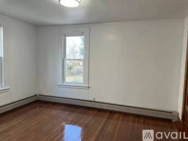 Main picture of 61 Albany Ave