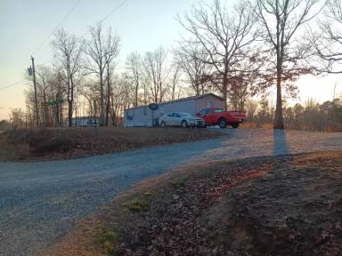 Main picture of 105 Barbers Park Dr