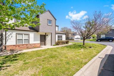 Main picture of 2244 N Cedarwood Ln