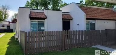 Main picture of 1052 Baywood Dr