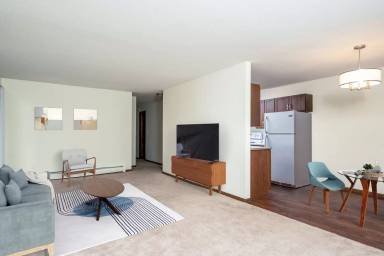 Main picture of 5220 Interlachen Blvd