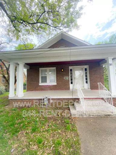 Main picture of 741 E Riverside Dr