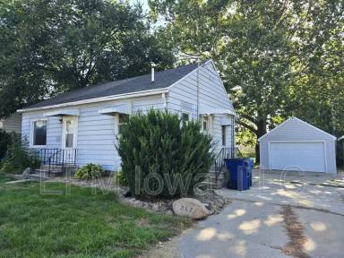 Main picture of 867 Maxwell St