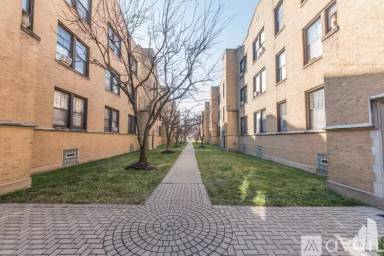 Main picture of 1617 W Belmont Ave