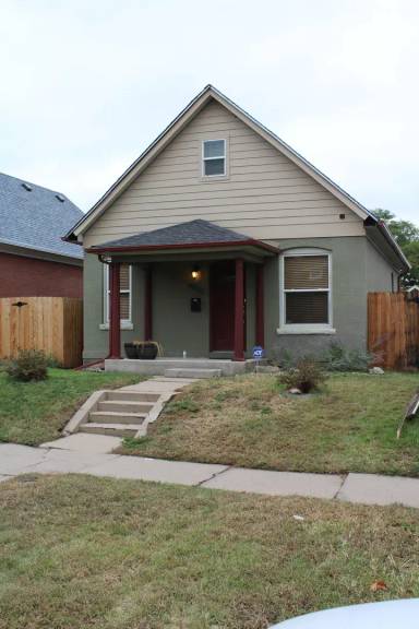 Main picture of 4032 Navajo St