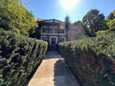 Main picture of 6200 Parkview Ave