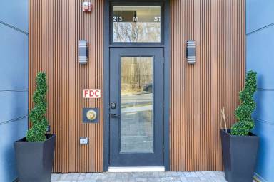 Main picture of 2213 M St NE