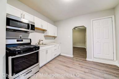 Main picture of 2304 Bensonia Ave