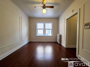 Main picture of 2827 N Burling Apartments