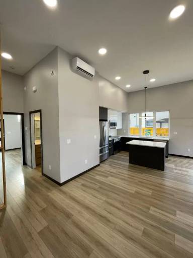 Main picture of 4005 Robinson St