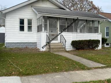 Main picture of 2534 Tiffin St