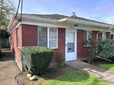 Main picture of 5710 NE Hassalo St