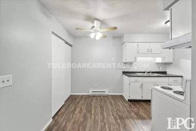 Main picture of 6016 Secor Rd