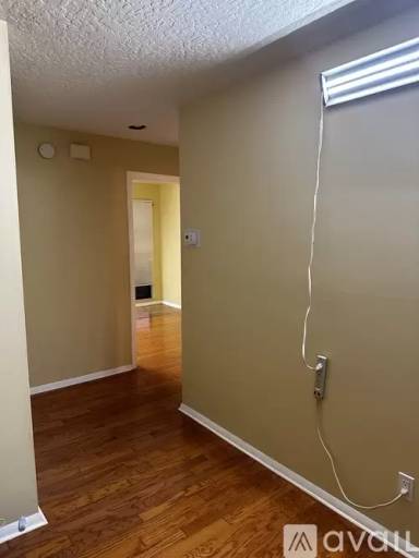 Main picture of 1225 N Wickham Rd