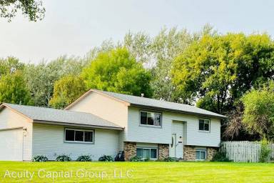 Main picture of 7361 Pineview Ln N