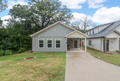 Main picture of 2420 S Fannin Ave